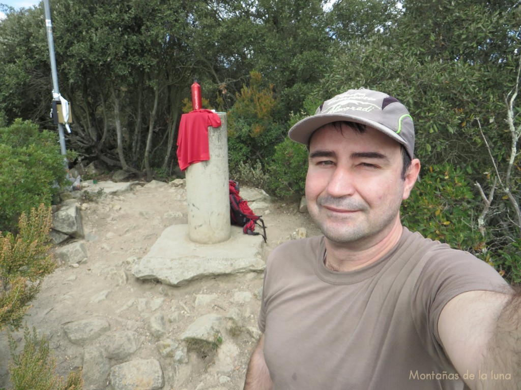 Joaquín en la cima del Montalt, 596 mts.